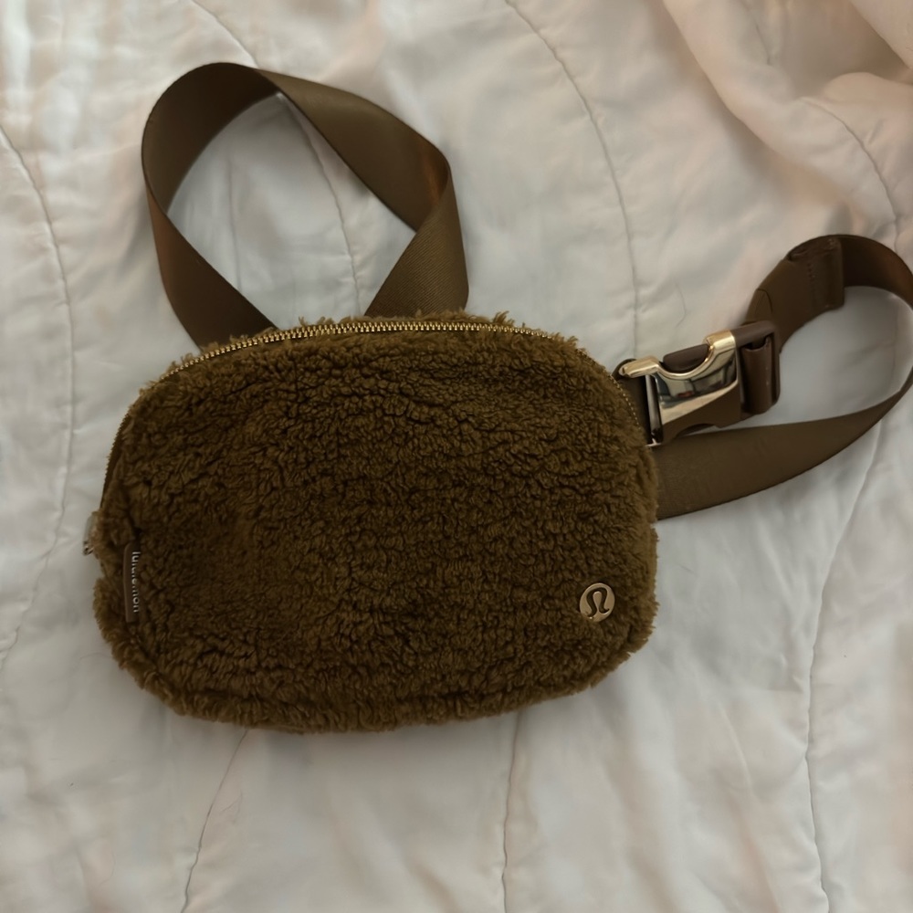 Lululemon belt bag